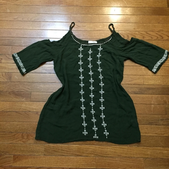 Romeo & Juliet Couture Tops - Romeo & Juliet Couture! Never worn!100% rayon
